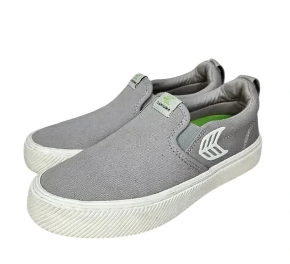 Cariuma Slip-On Canvas Skateboarding Sneaker Men's 8.5 Women's 10 Light Grey NIB
